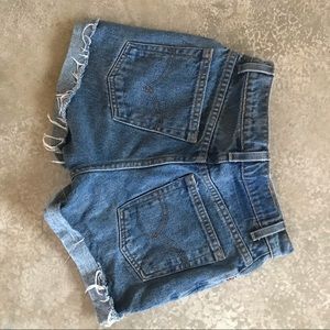 Levi’s shorts ✨